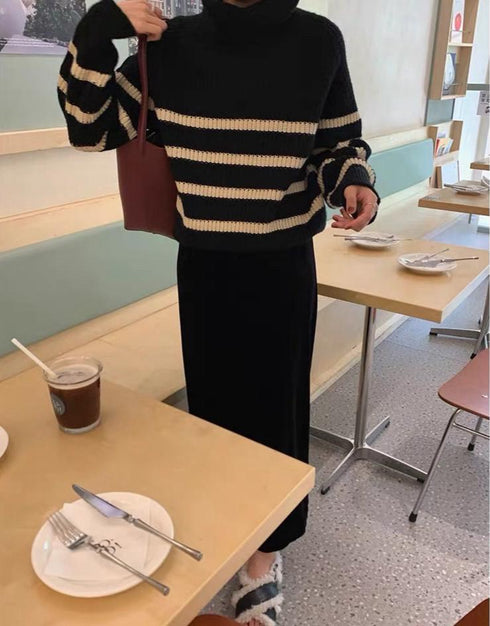 Women Turtle Neck Striped Pattern Knitted Sweater